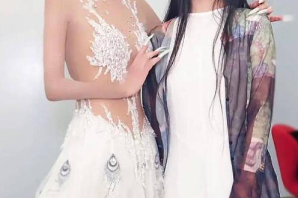 杨丽萍八字透视：她如何用命运书写艺术人生